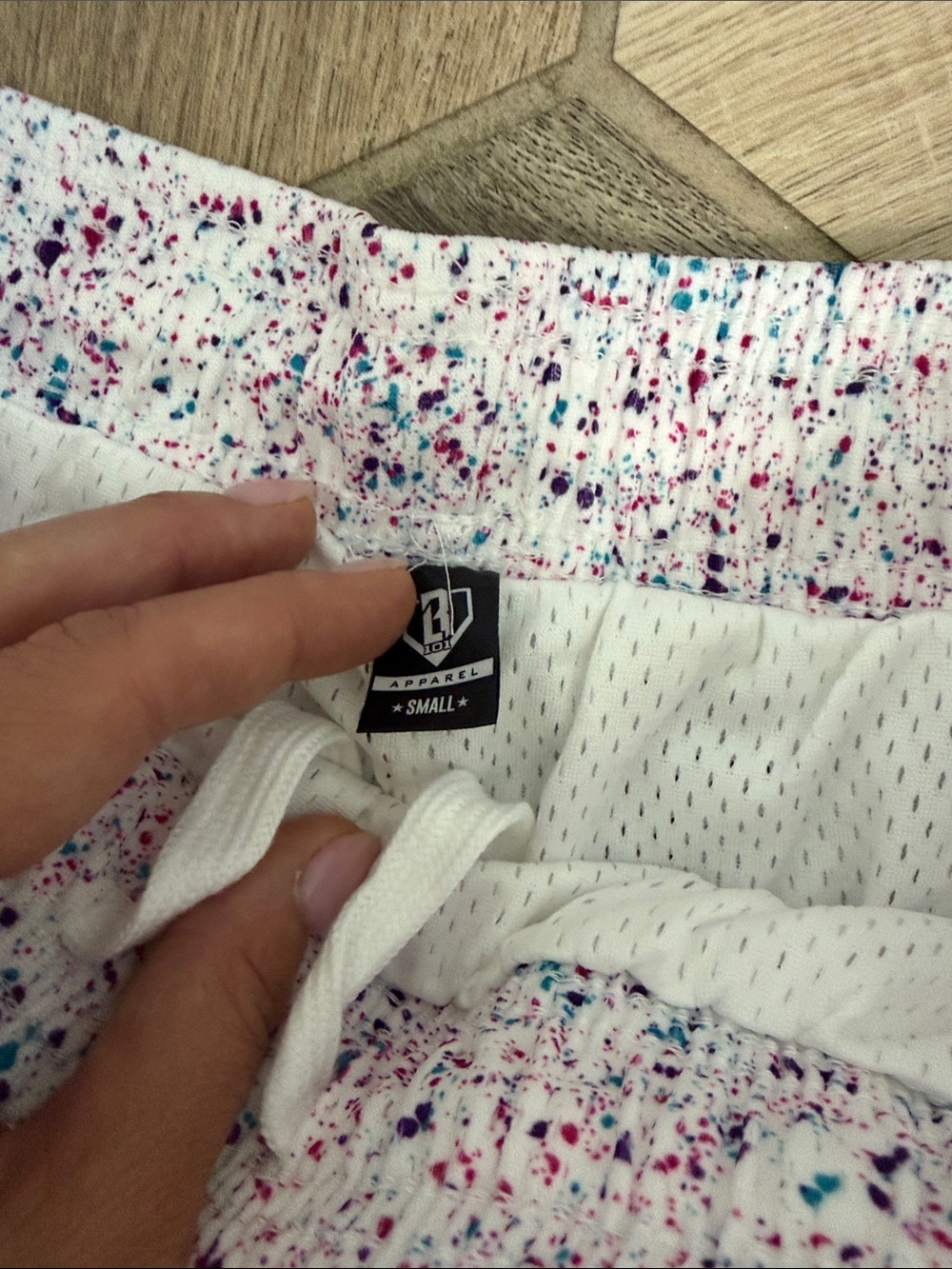 NWT • BASEBALL LIFESTYLE 101 Men’s White Splatter Shorts - Picture 3 of 3
